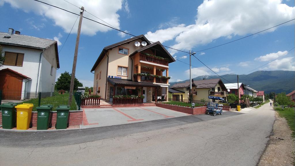 Guest House Mijic Кореница Екстер'єр фото