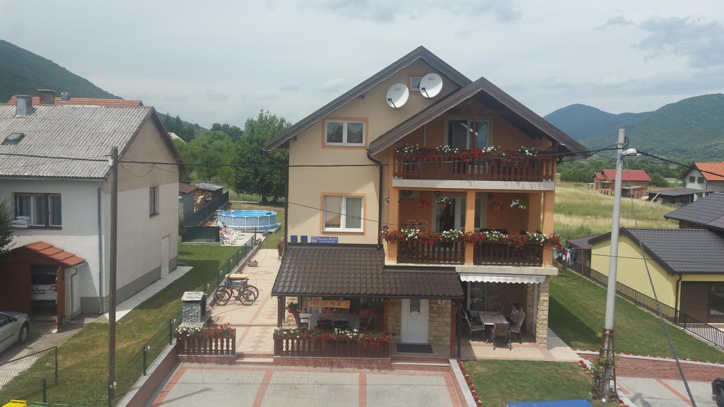 Guest House Mijic Кореница Екстер'єр фото